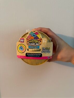 Crazy Fun Mystery Dumpling Seashell Edition Toy - Yellow